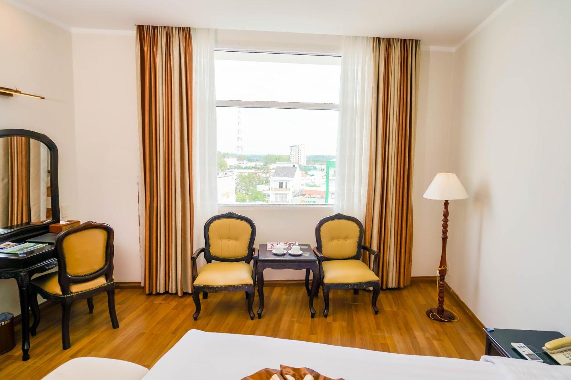 Hoa Binh 1 Hotel Long Xuyen Exterior photo