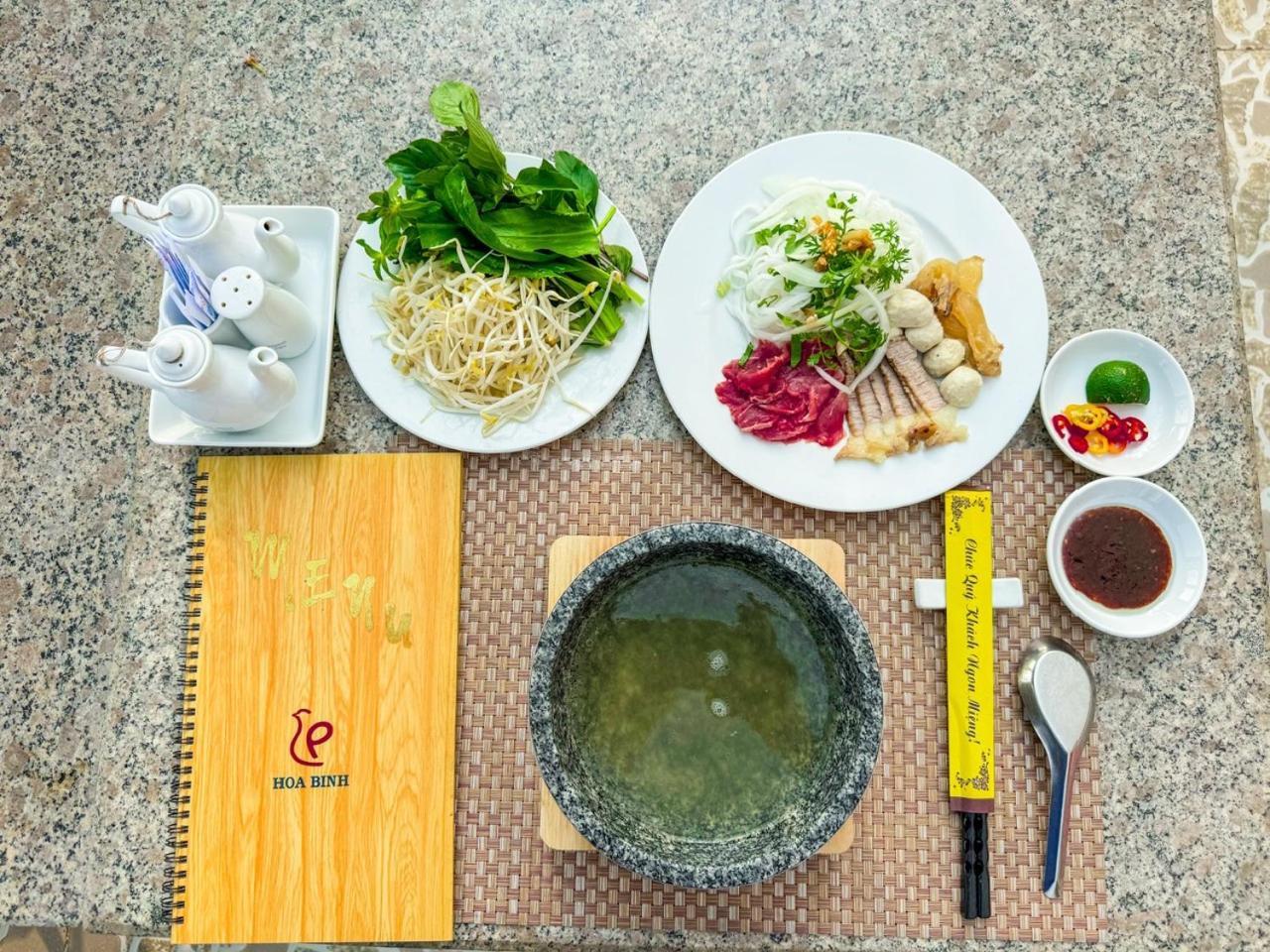 Hoa Binh 1 Hotel Long Xuyen Exterior photo
