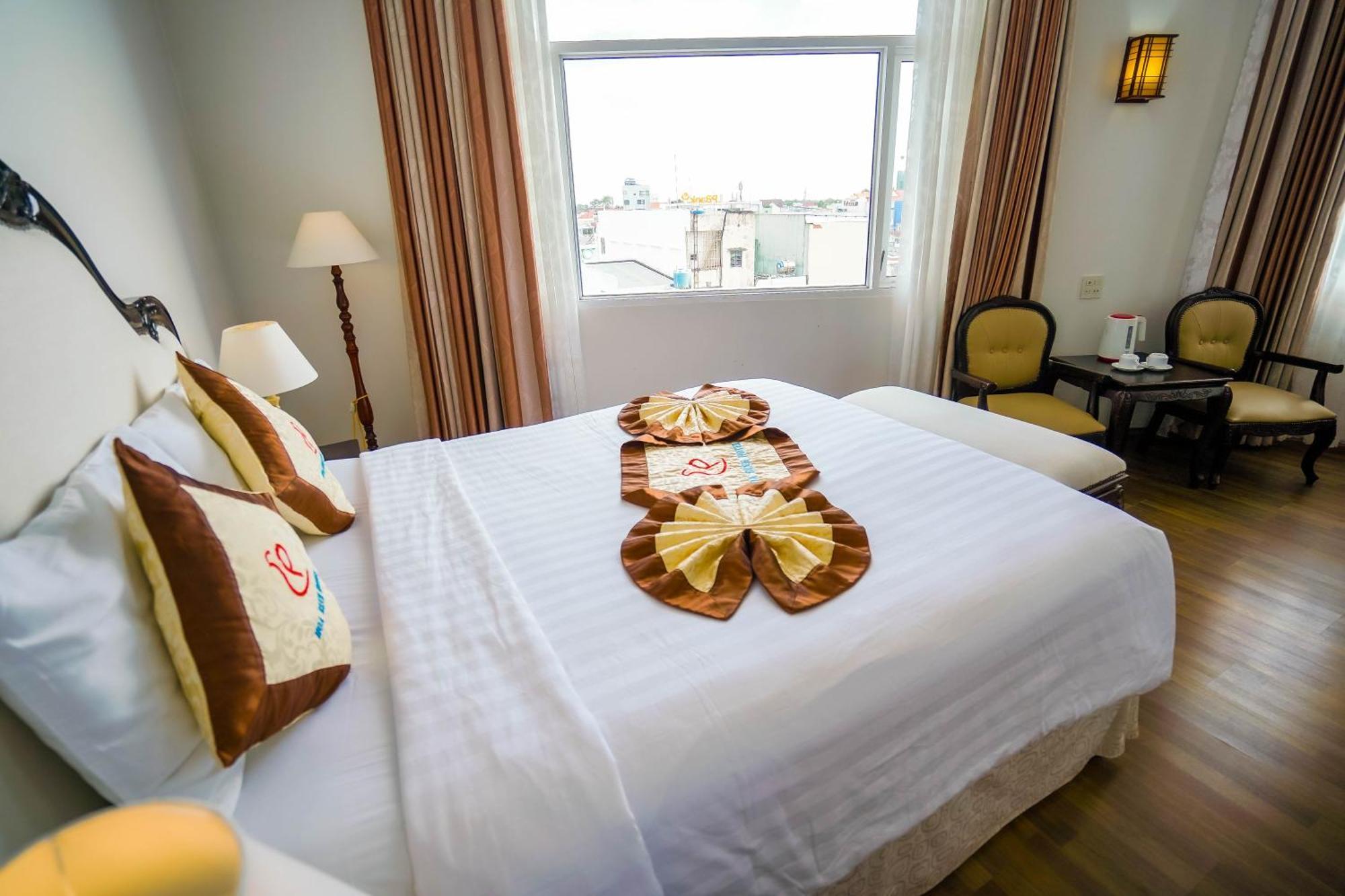 Hoa Binh 1 Hotel Long Xuyen Exterior photo