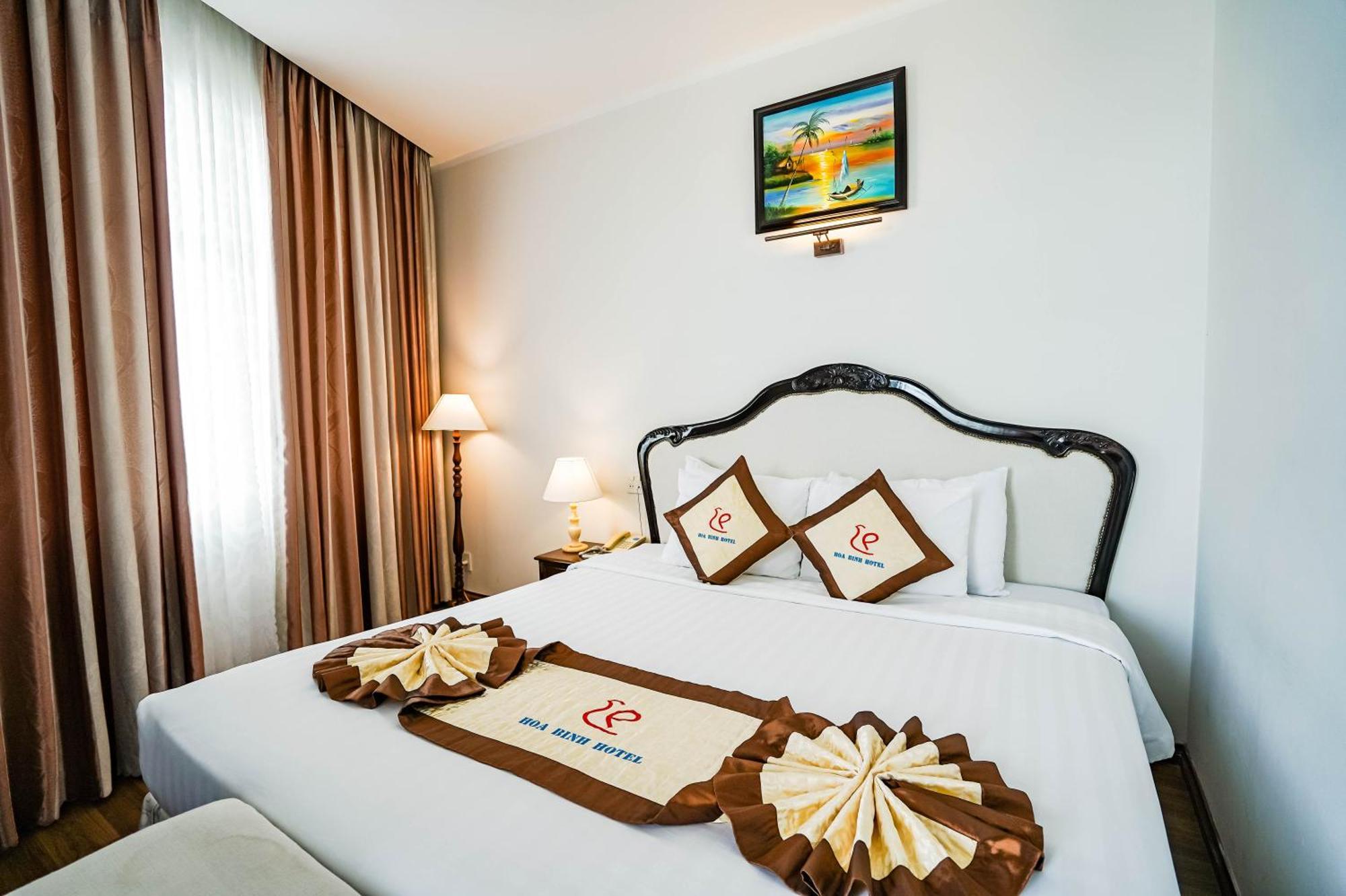 Hoa Binh 1 Hotel Long Xuyen Exterior photo