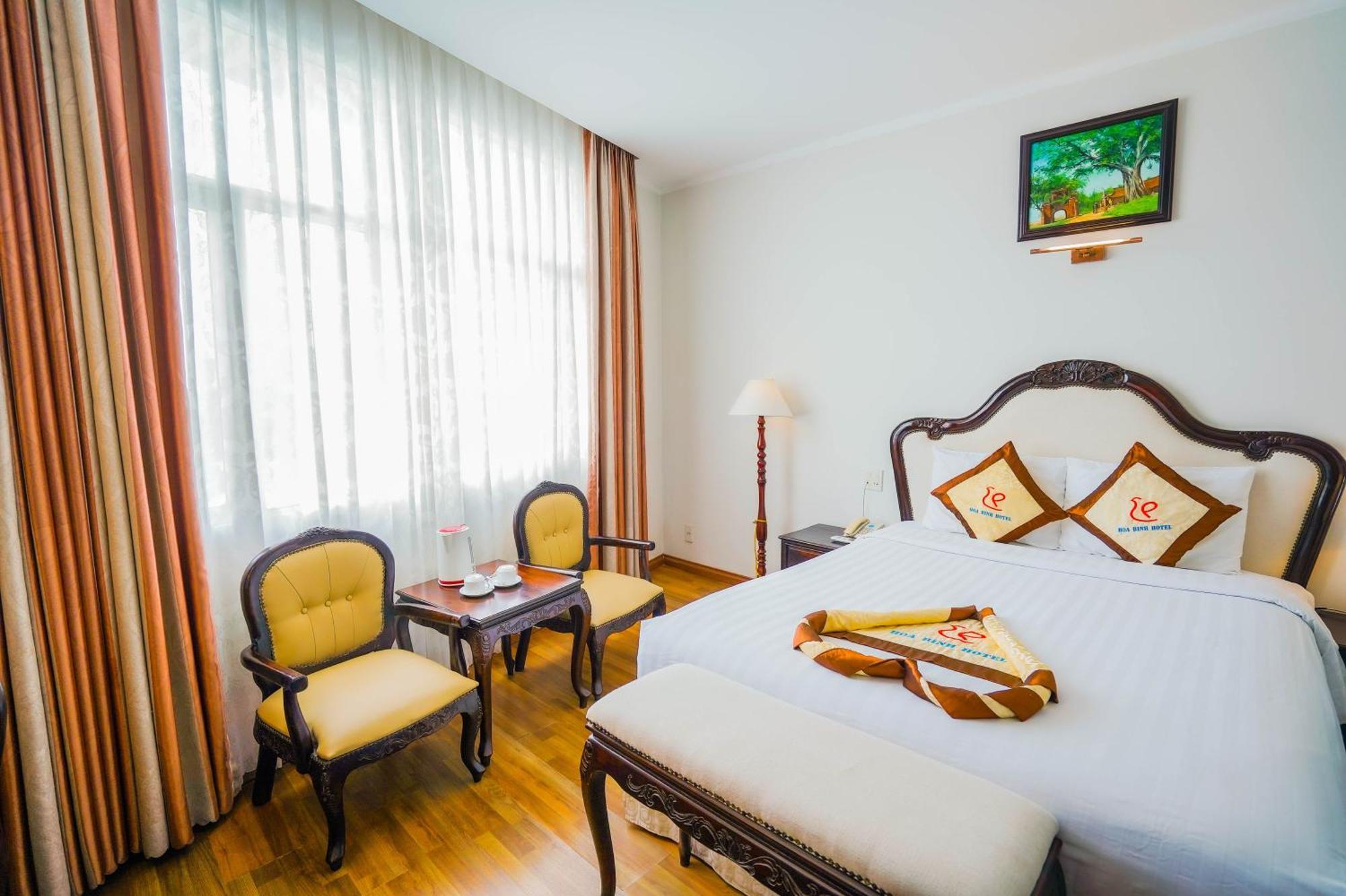Hoa Binh 1 Hotel Long Xuyen Exterior photo