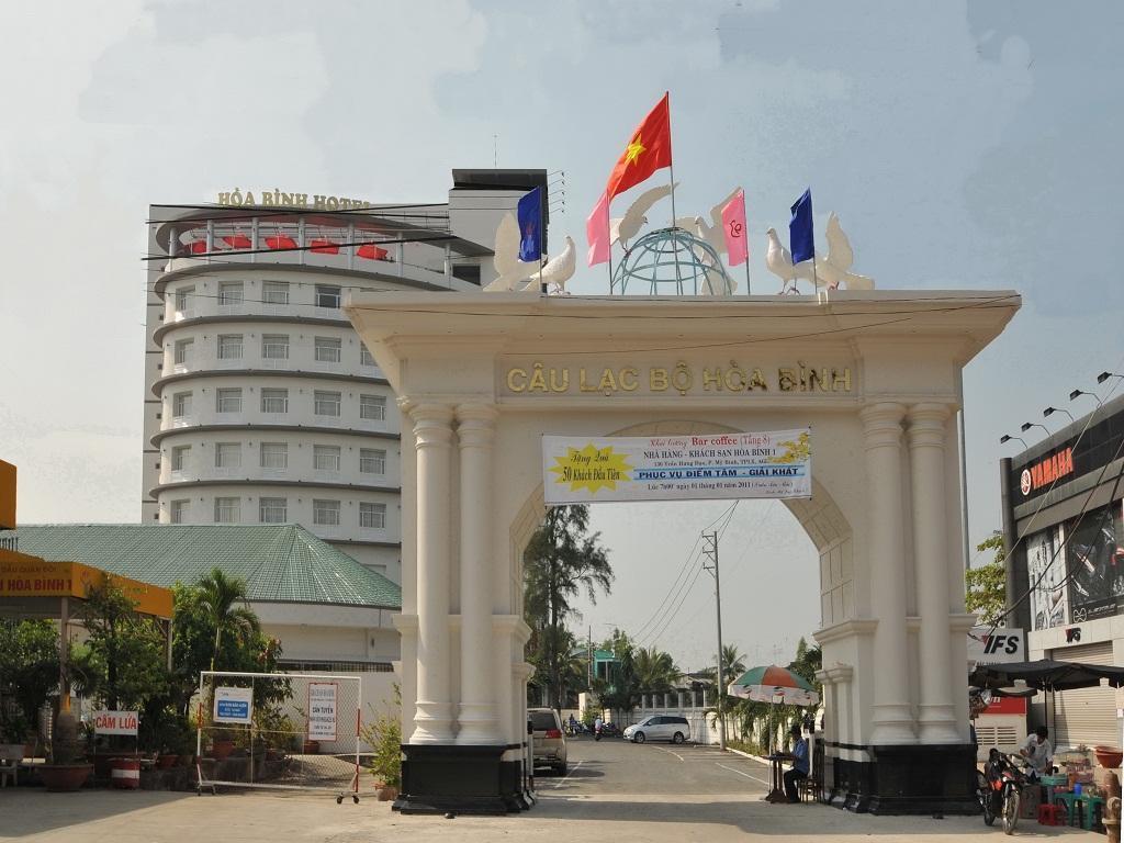 Hoa Binh 1 Hotel Long Xuyen Exterior photo